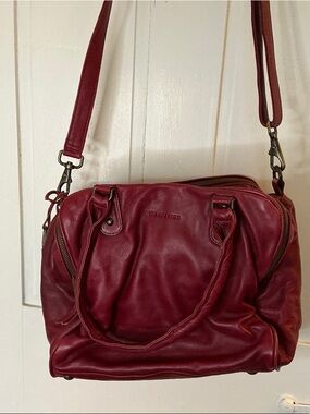 Wanderers Travel Co Deep Wine / Berry Leather Satchel with Adjustable Strap